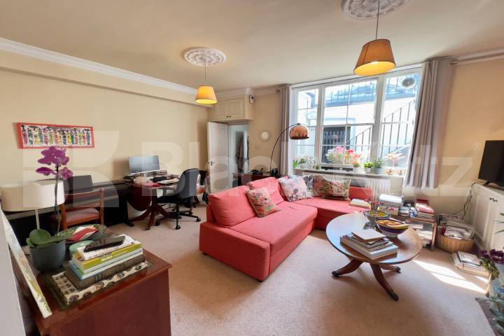 Two bedrooomed garden apartment in Pimlico Lupus Street, Pimlico